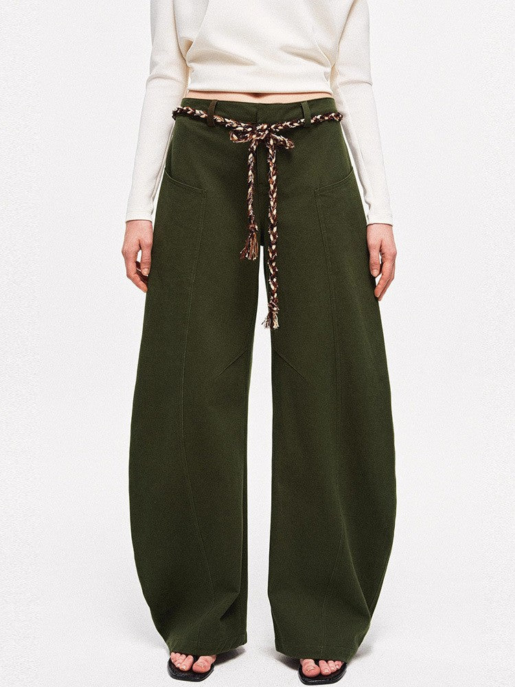 Pantalons Chino Amples pour Femmes avec Design Élégant et Ceinture Tressée Chic & Stil