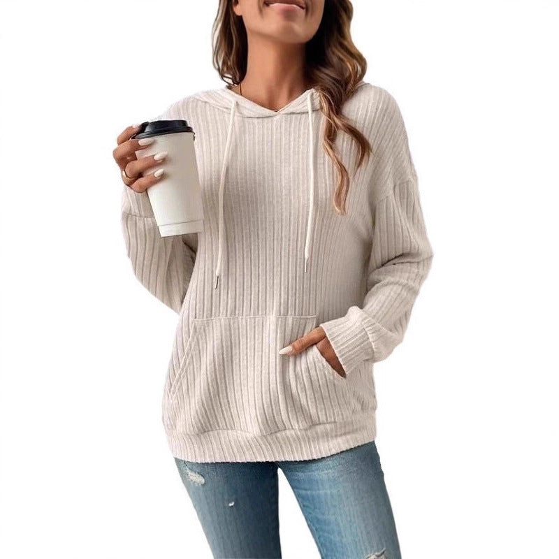 Casual hooded sweatshirt for women with fine ribbed knit and kangaroo pocket Lune London
