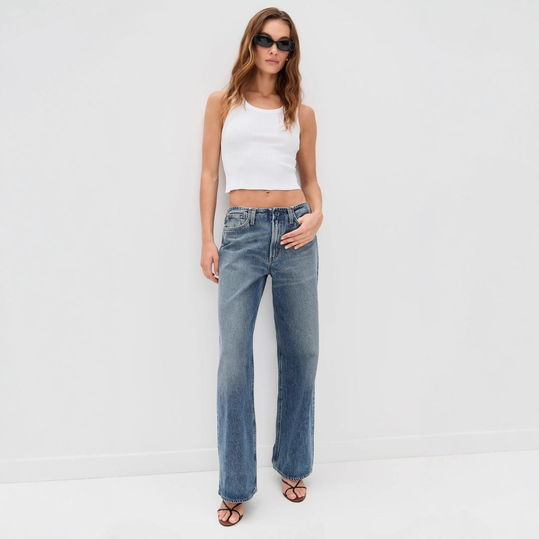 Wide jeans for women in a relaxed vintage style with a high waist and frayed edges Lune London