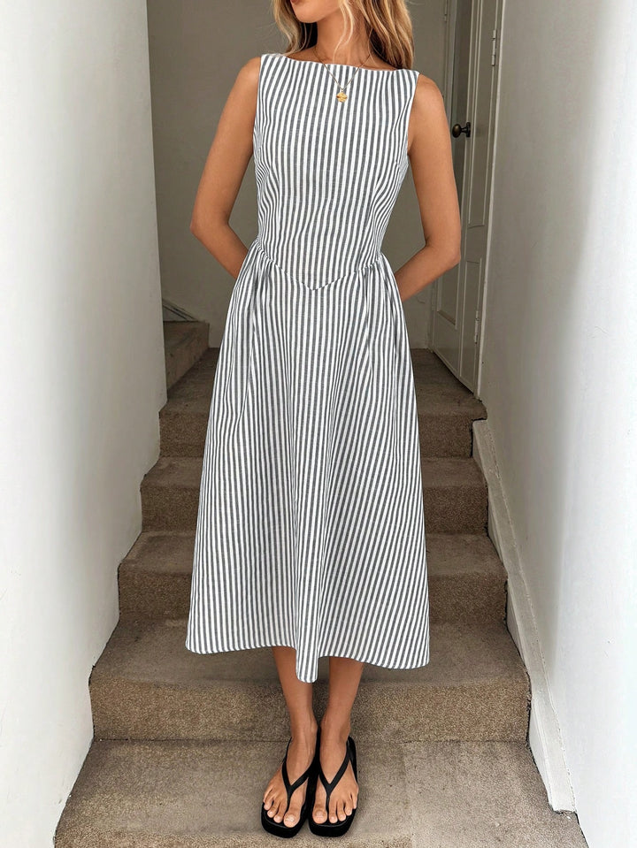 Midi dress for women with fine stripes and a fitted silhouette Lune London
