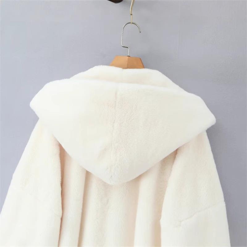 Women's hooded jacket made of soft material with adjustable belt and practical pockets Lune London
