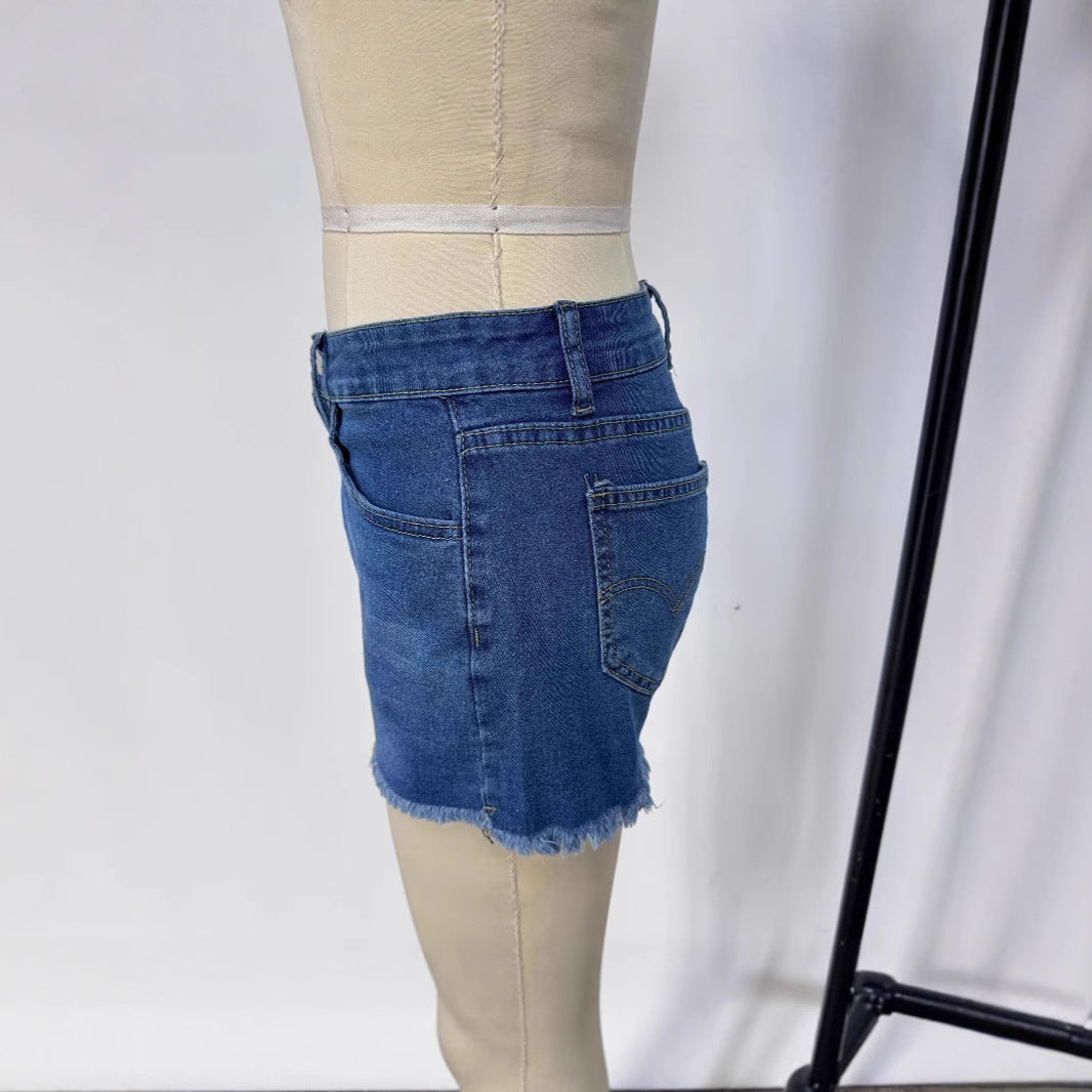 Women Frayed Denim Shorts in Vintage Style with Modern Fit Lune London