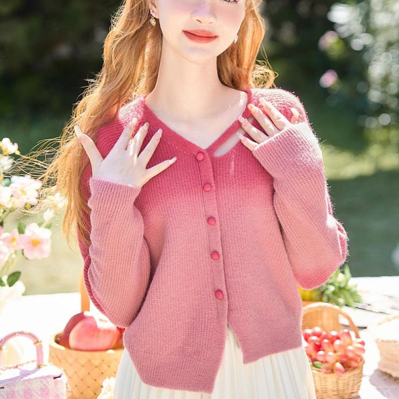 Cardigan en angora pour femmes avec des détails modernes découpés Chic & Stil