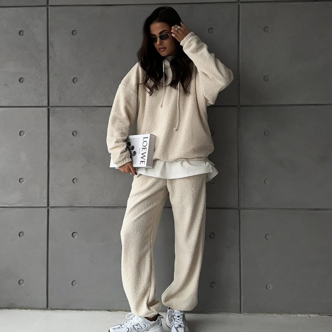 Ladies comfortable and stylish sweat set Lune London