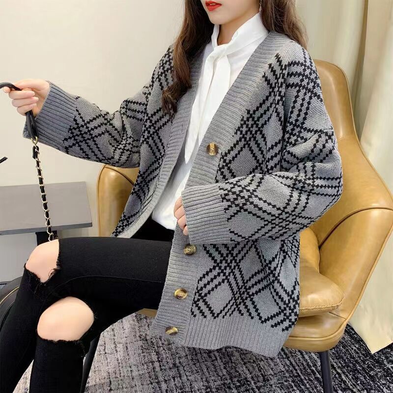 Ladies comfortable cardigan with classic plaid pattern and wooden buttons Lune London