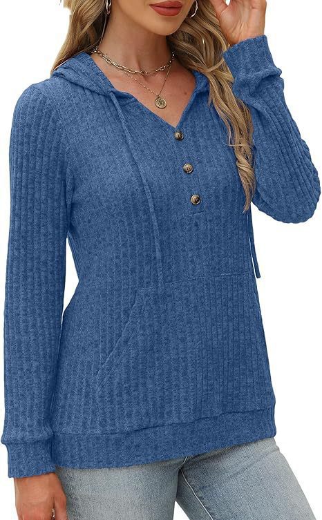 Sweat à capuche confortable pour femmes avec patte de boutonnage et poches latérales Chic & Stil