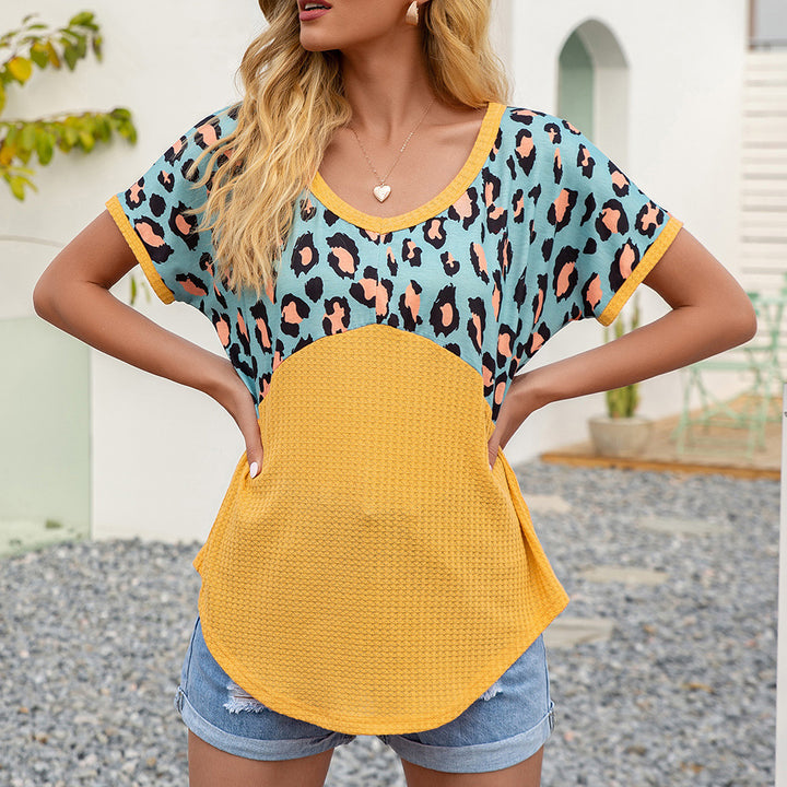 Casual women's t-shirt with leopard print and asymmetrical cut Lune London