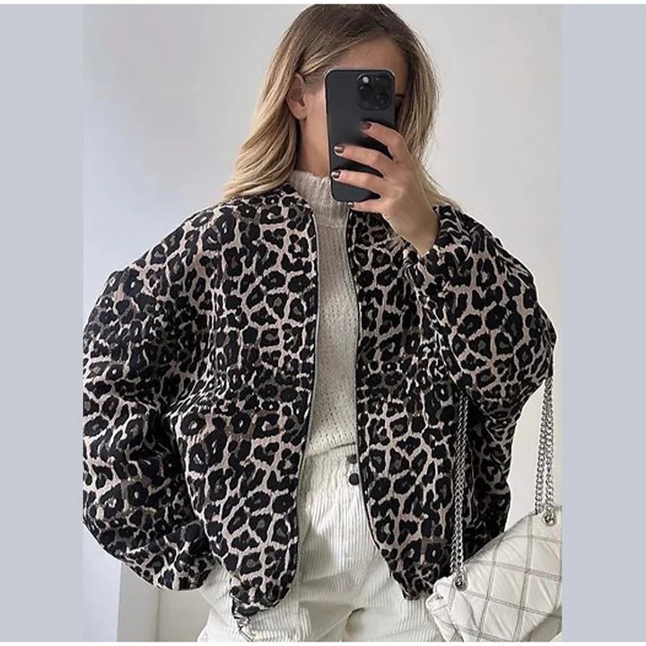 Veste matelassée tendance pour femmes avec un motif léopard moderne Lune London