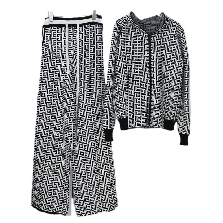Knit loungewear set for women with graphic pattern Lune London