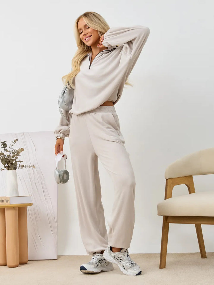 Ladies Velour Tracksuit with High Collar and Elastic Cuffs Chic & Stil