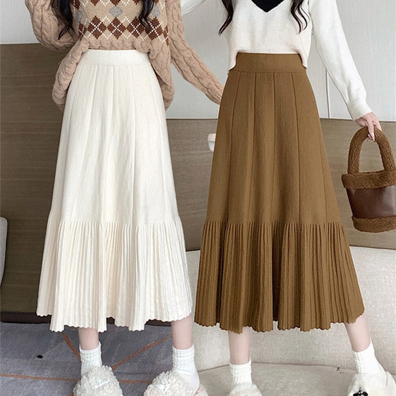 Pleated maxi skirt for women with flared hem and high waist Lune London