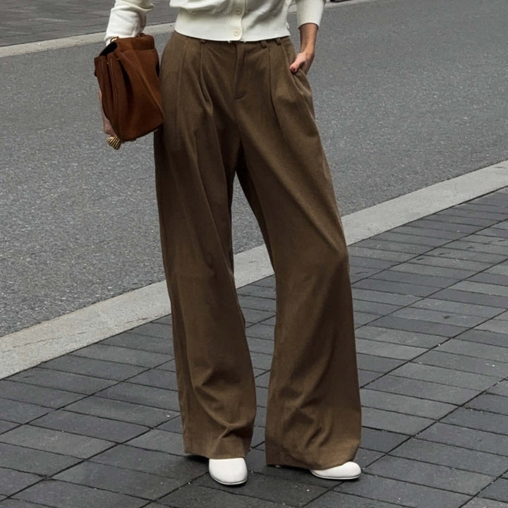 Wide corduroy pants for women with pleats Lune London