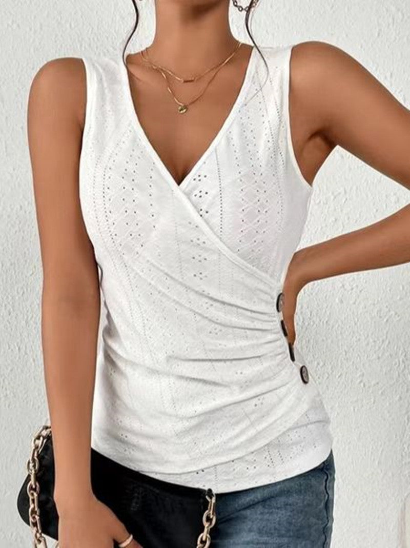 Women’s wrap top with decorative button details and fine lace patterns Chic und Stil