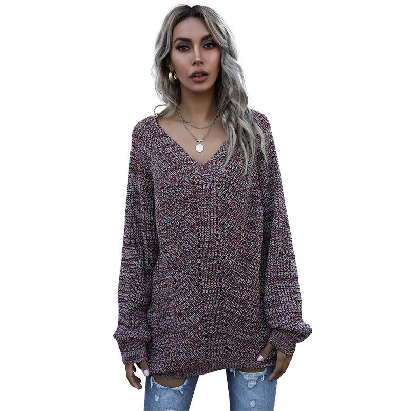 Casual knit sweater for women with a loose fit and V-neck Lune London