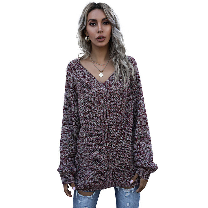 Casual knit sweater for women with a loose fit and V-neck Lune London