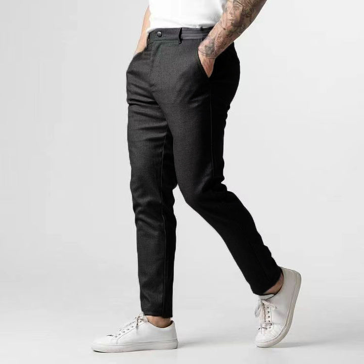 Fashion chinos pants for men with elastic waistband and practical pockets Lune London