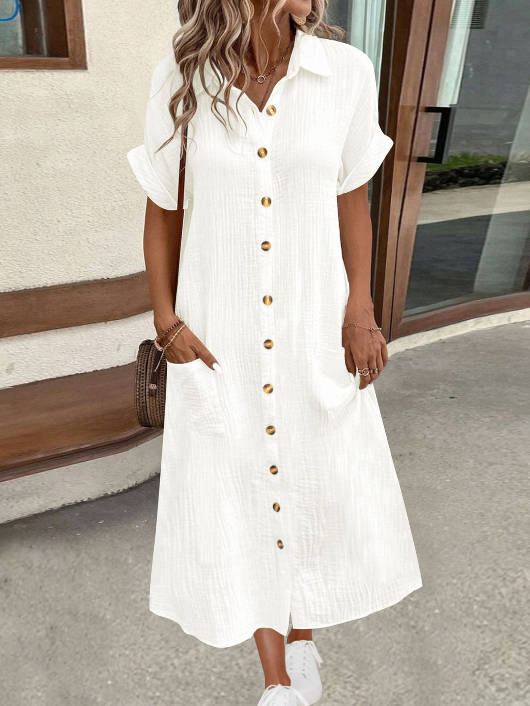 Shirt dress for women with decorative buttons and practical pockets Lune London