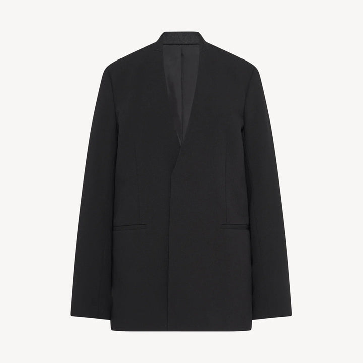 Women oversized modern blazer in textured fabric with stylish pockets Lune London