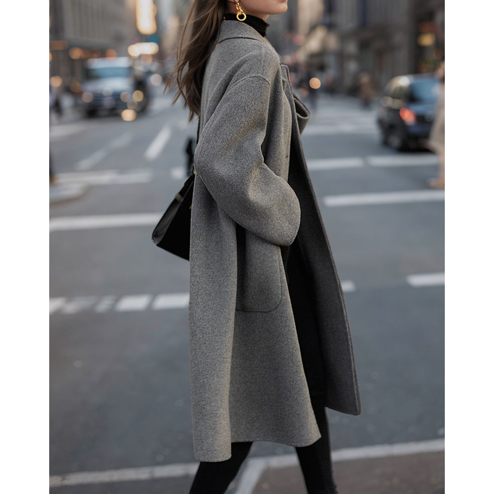 Elegant wool coat for women with high pockets and classic lapels Lune London