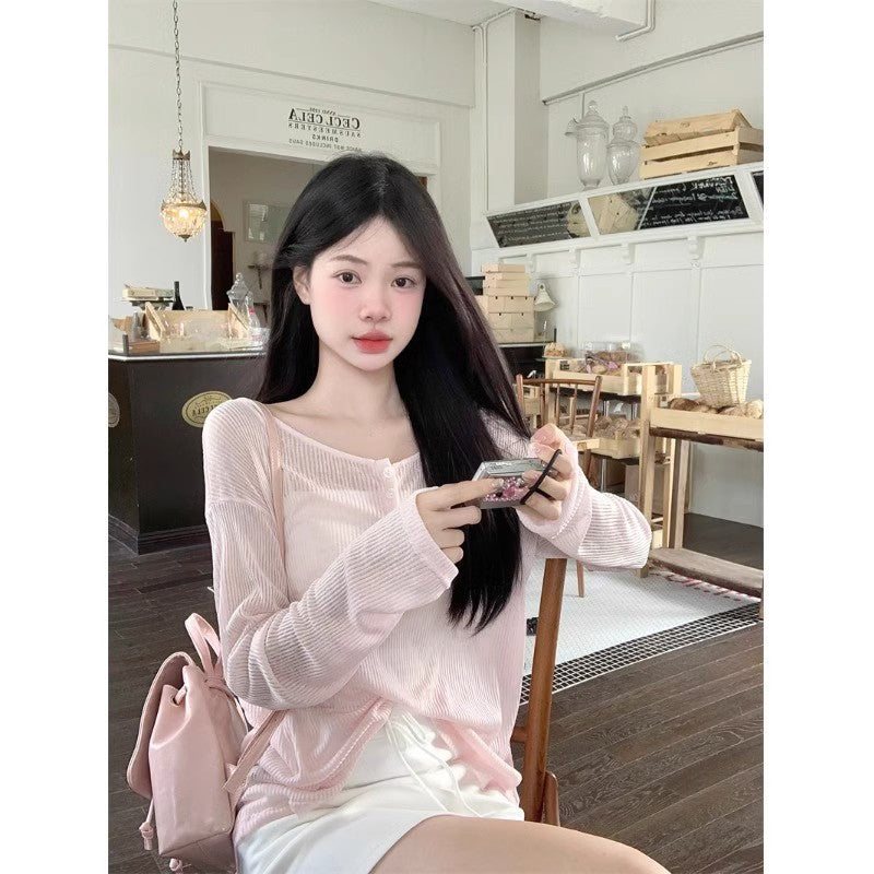 Women's casual long-sleeve shirt with decorative back cutout Chic & Stil