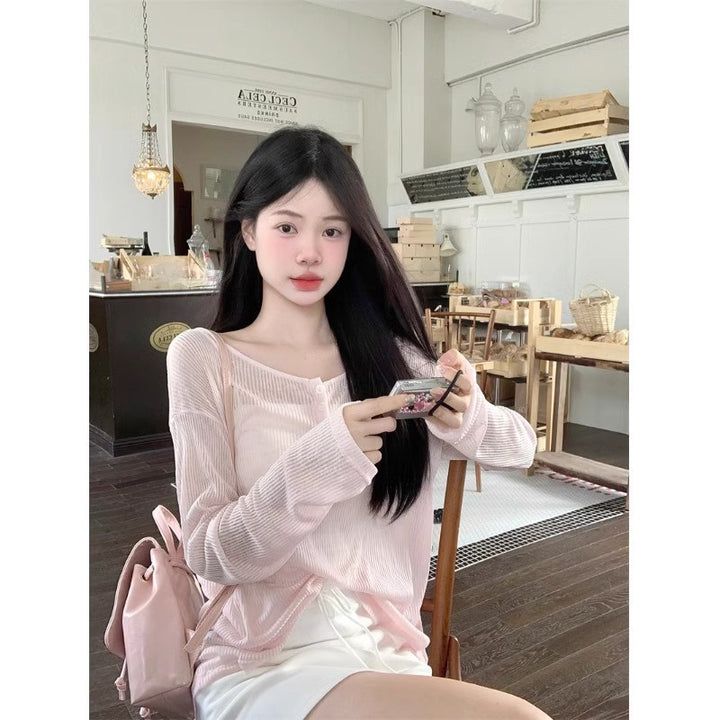 Women's casual long-sleeve shirt with decorative back cutout Chic & Stil