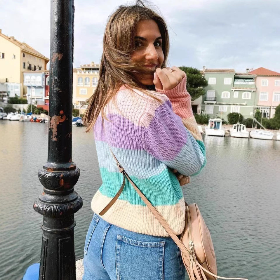 Cozy knitted sweater for women with a modern color block design Lune London