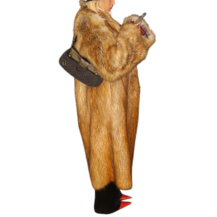 Ladies extravagant faux fur coat with voluminous sleeves Lune London