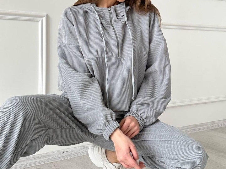 Women's Elegant Sports Set in Hoodie and Jogging Pants Lune London