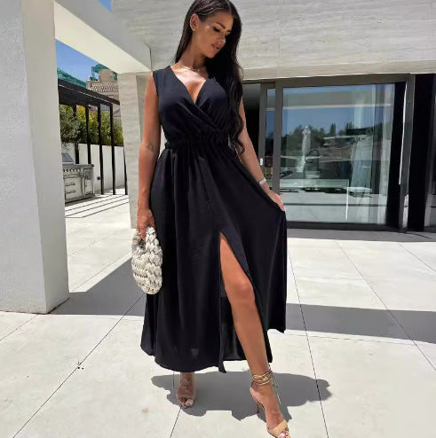 Elegant maxi dress for women with front slit Lune London