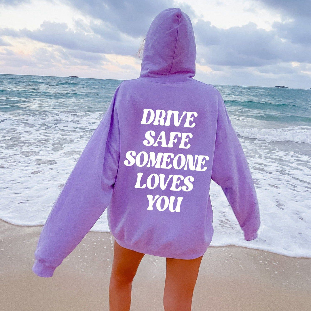 Women's hoodie sweatshirt with inspiring lettering and casual fit Chic & Stil