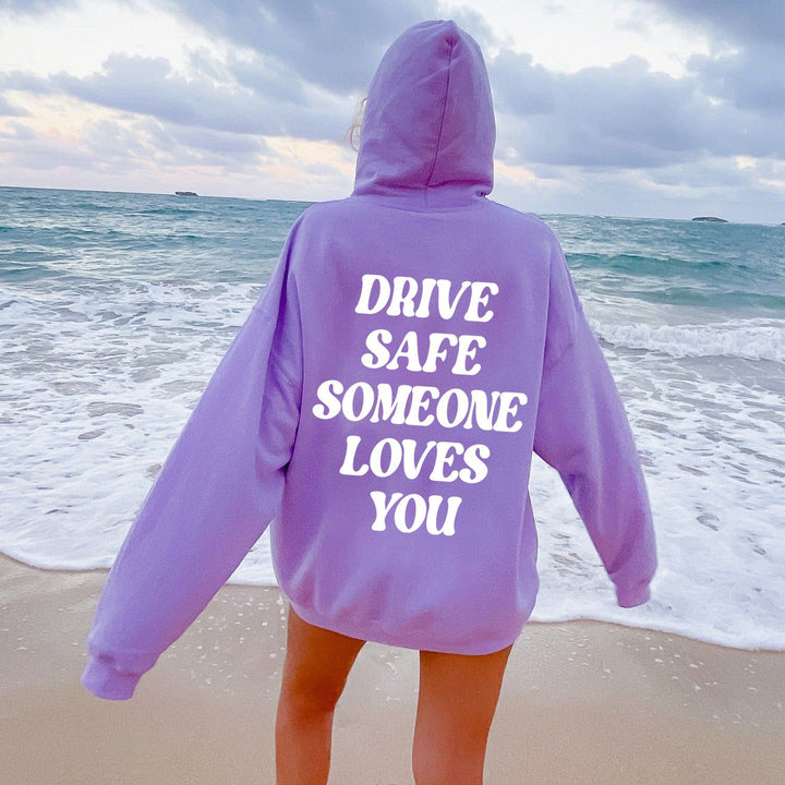 Women's hoodie sweatshirt with inspiring lettering and casual fit Chic & Stil