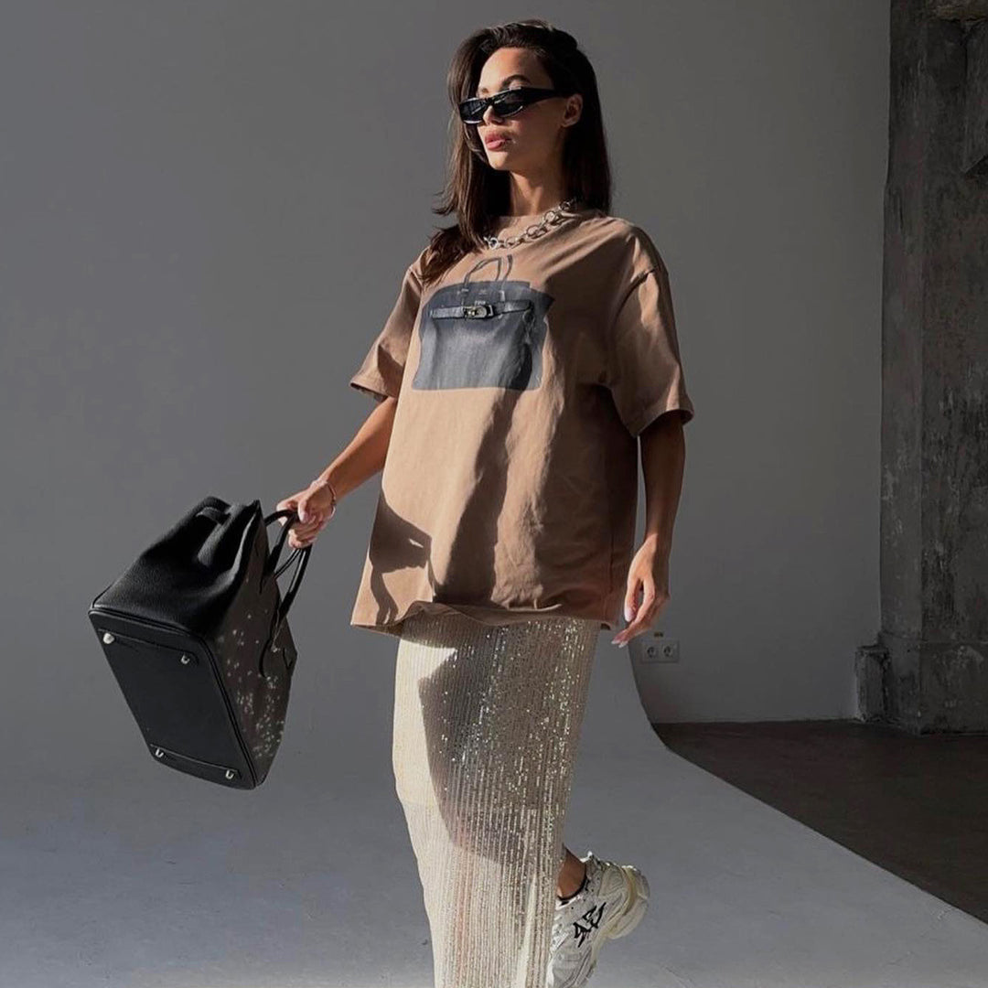 Oversized t-shirt for women with trendy handbag print Lune London