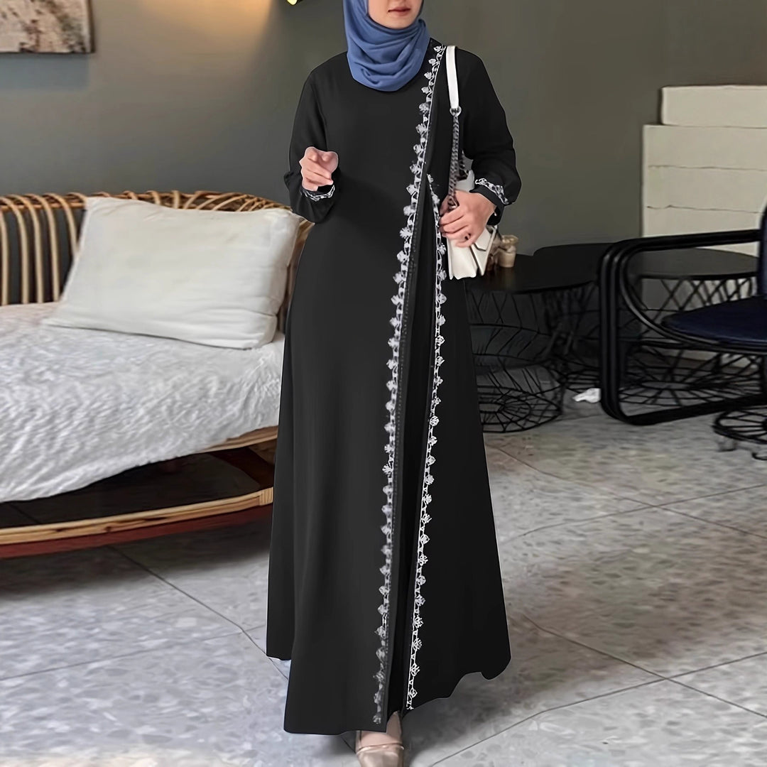 Elegant maxi dress for women with elaborate embroidery Lune London