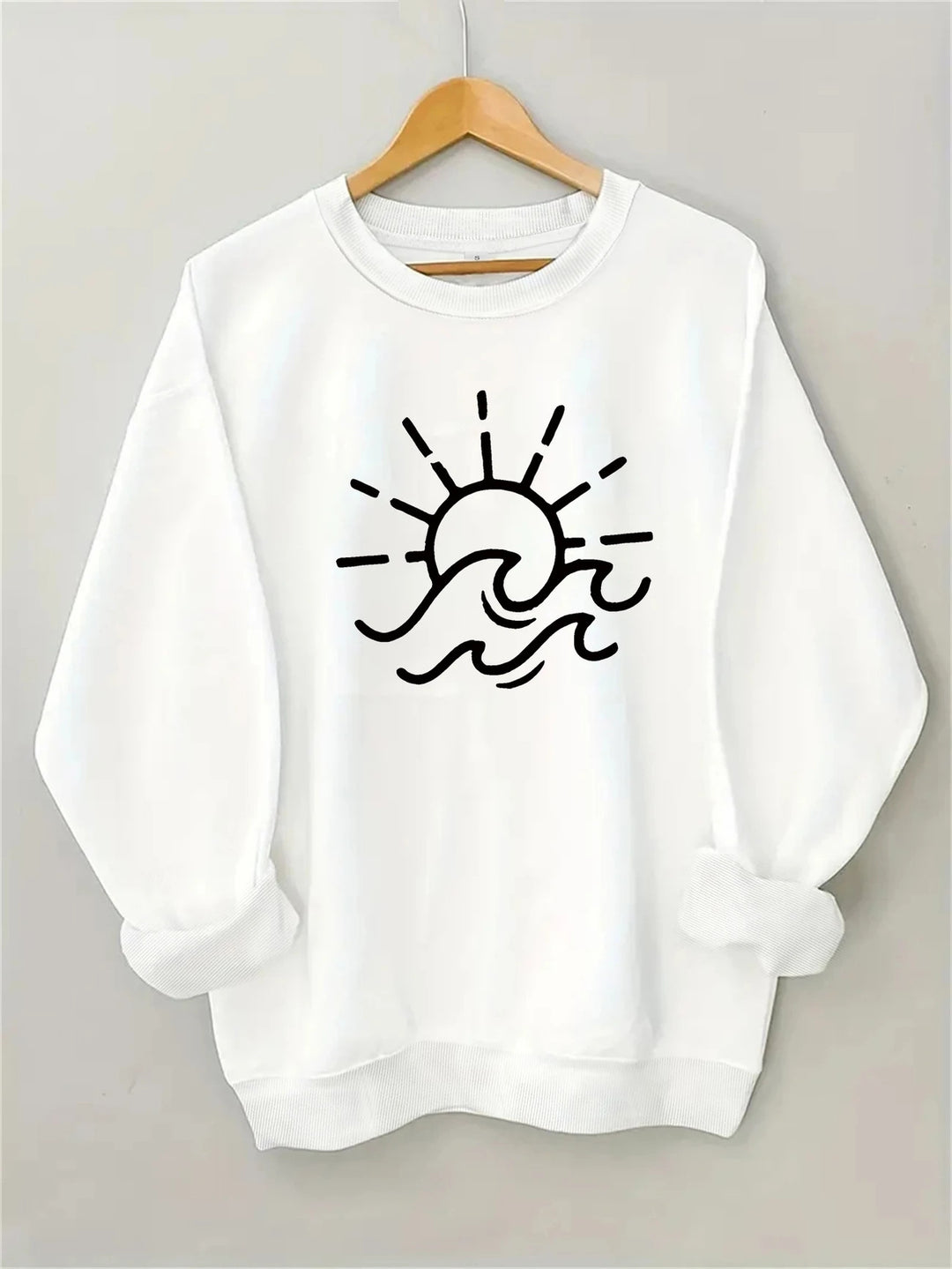 Sweat-shirt pour femmes avec un design créatif de soleil et de vague Chic & Stil