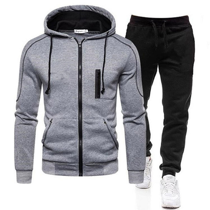 Men's sports set with practical zippered pockets Lune London
