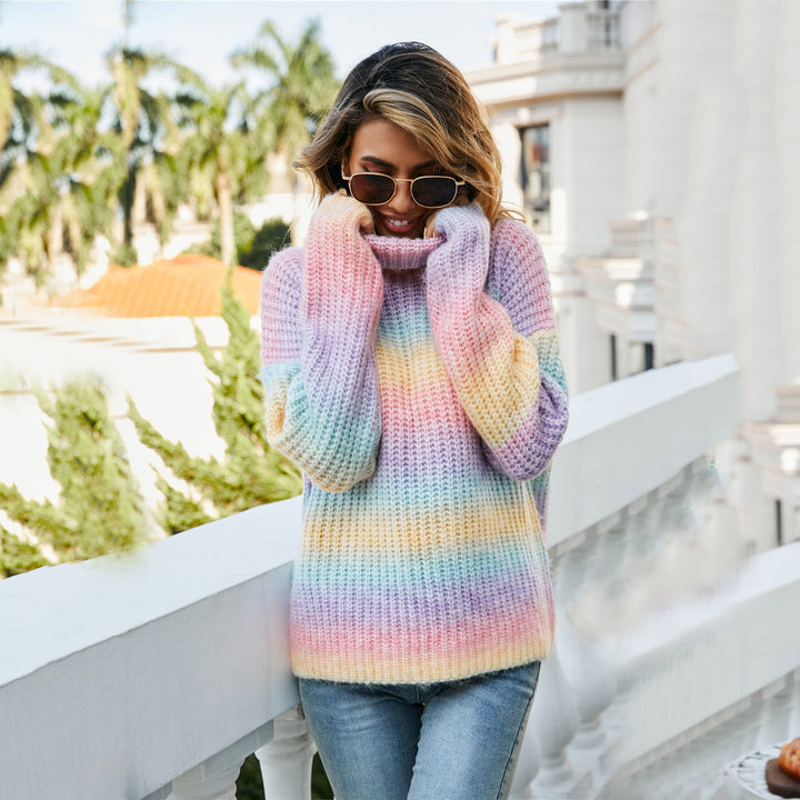 Pull tendance pour femmes avec col roulé large et un motif de vague coloré Chic & Stil
