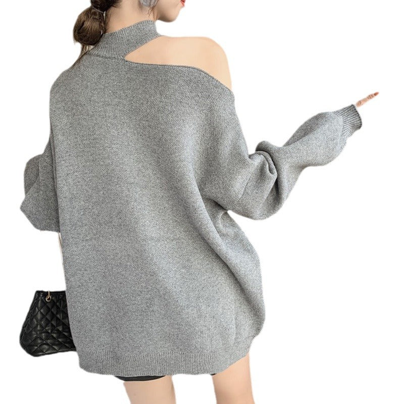 Fashion oversized sweater for women with a scoop neckline and turtleneck Lune London