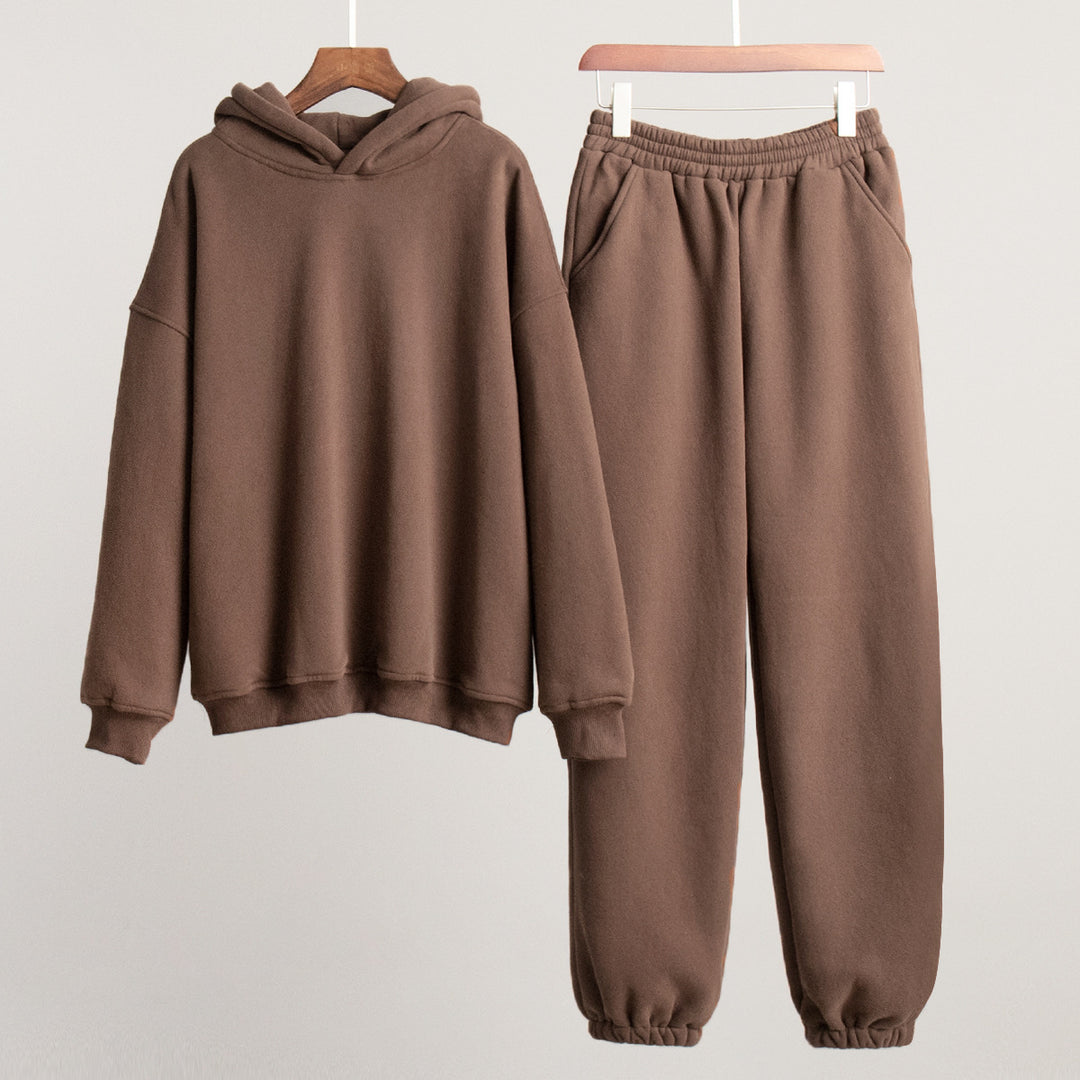 Women sweatshirt jumpsuit and cozy jogging pants Lune London