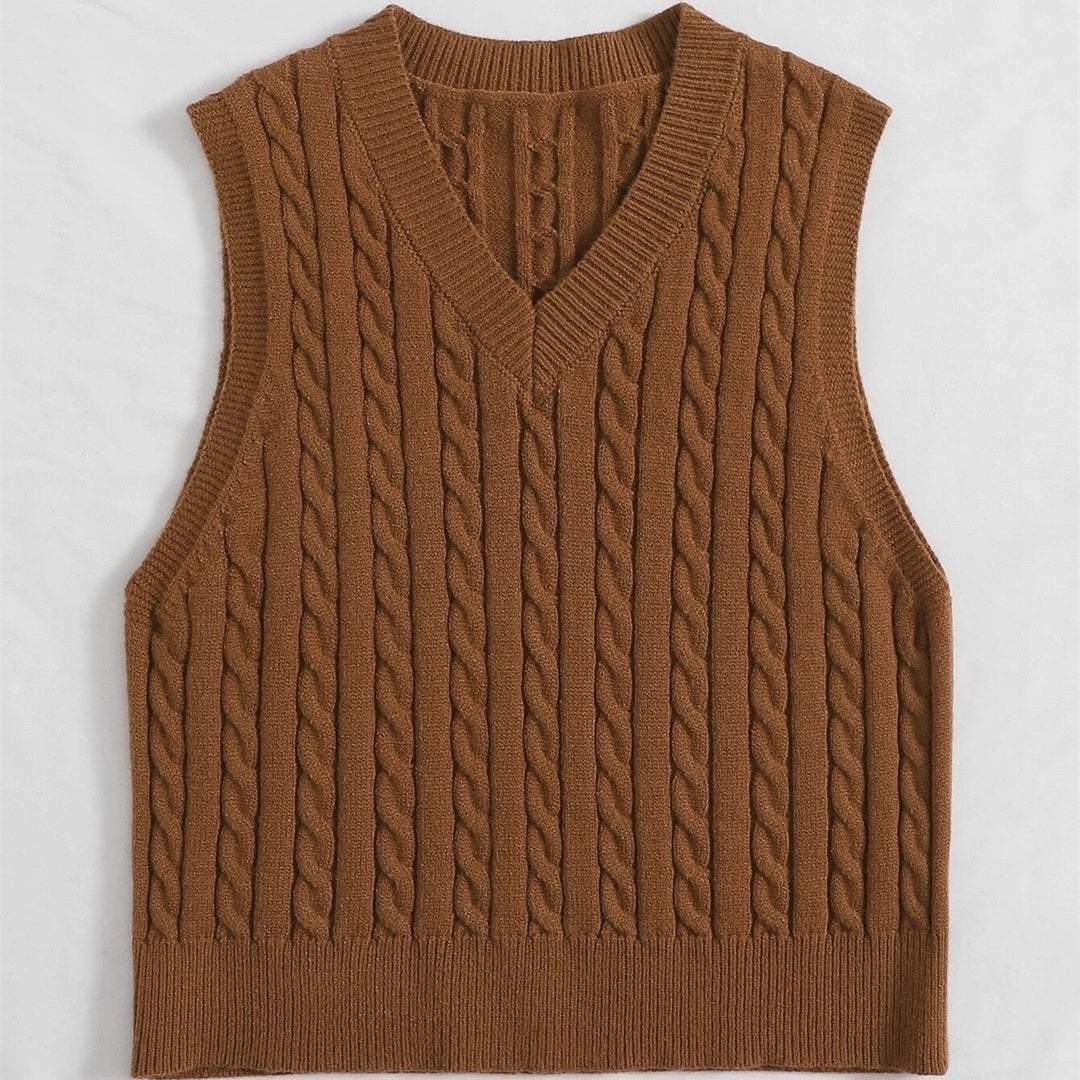 Knitted vest for women with V-neck and twisted pattern Lune London