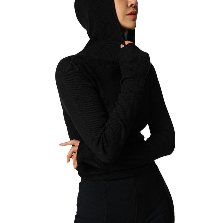 Ladies highly fitted turtleneck with thumb holes and structured design Lune London