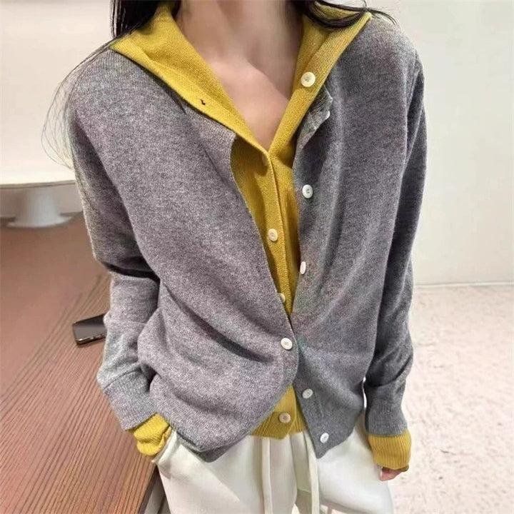 Cardigan Femme Confortable avec Décolleté en V Contrastant et Détails de Boutons Chic & Stil