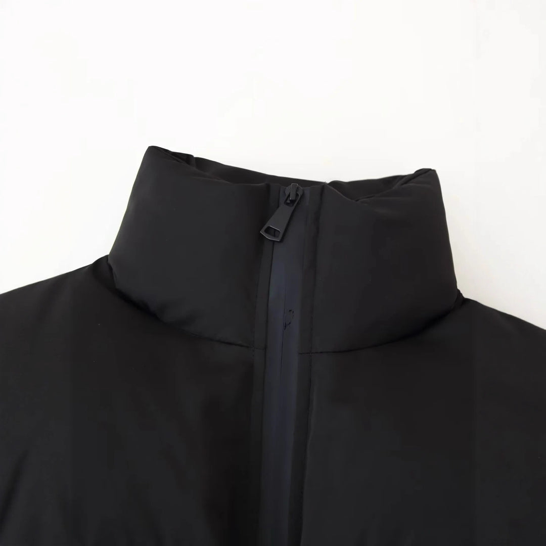 Short down jacket for women with high collar and practical pockets Lune London