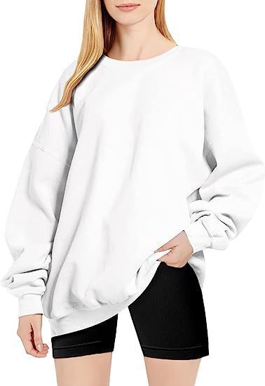 Oversized women's sweatshirt with simple sleeves Chic and Style