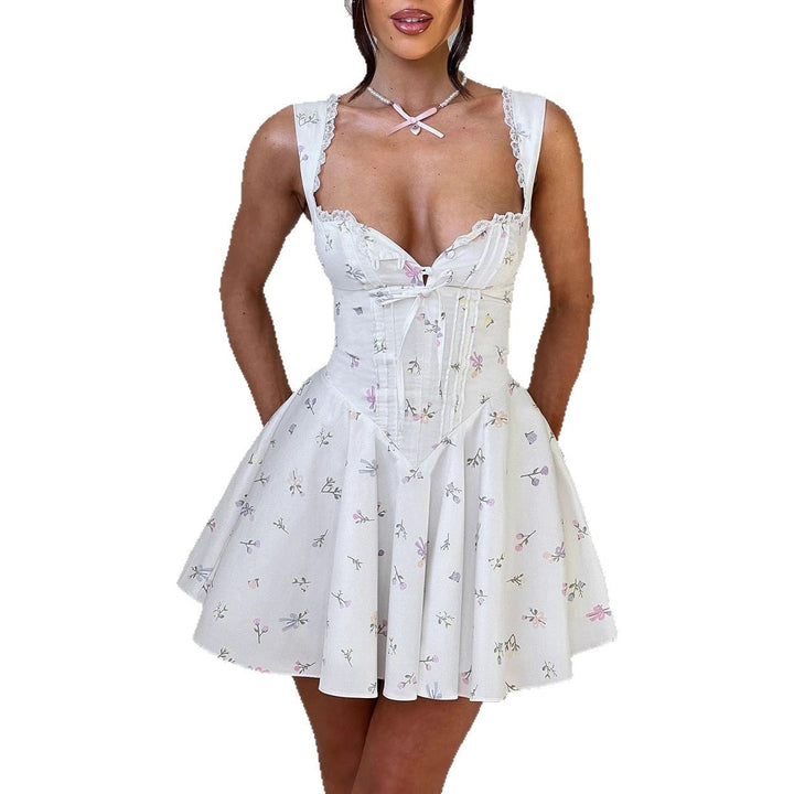 Elegant mini dress for women with fitted top and playful skirt Chic & Stil