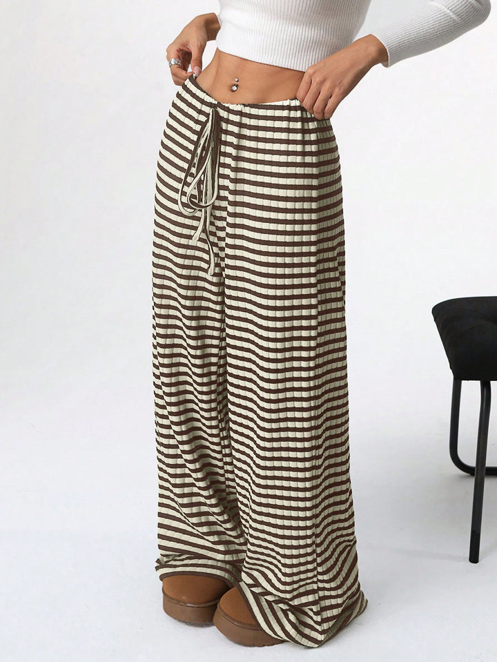 Comfortable lounge pants for women with a loose fit and adjustable drawstring Lune London