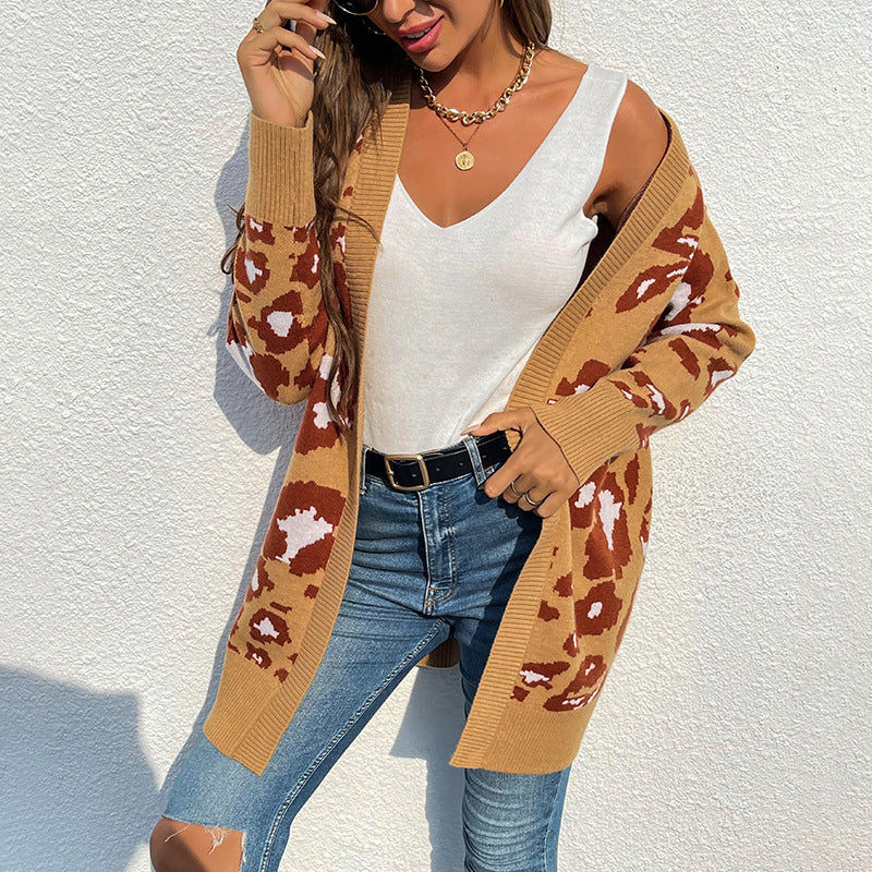 Lune London Creative animal pattern modest knit jacket for ladies with a casual fit