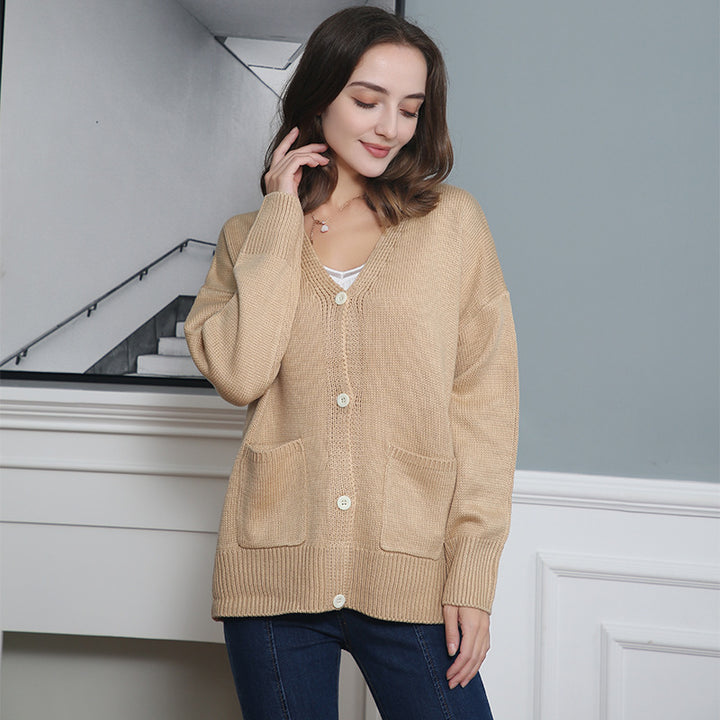 Ladies Chunky Knit Cardigan with practical pockets and V-neck Lune London