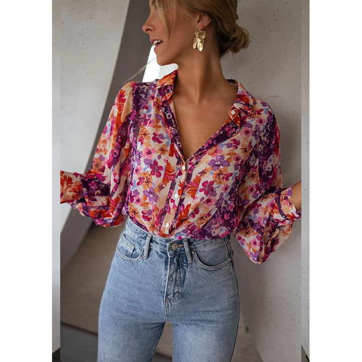 Women's blouse with floral patterns and elegant flutter sleeves Lune London