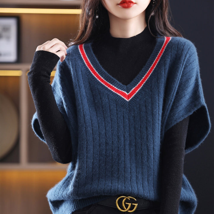 Knitted top for women with V-neck and sporty pattern Lune London