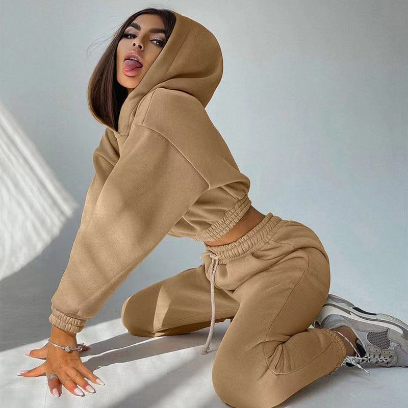 Sporty and casual hoodie set for women with a loose fit Lune London